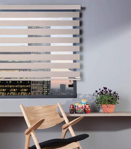 וילון זברה עם קרניז תואם בכל המידות גובה 160 רוחב משתנה