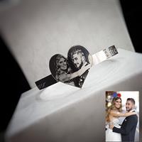 צמיד לב קשיח עם חריטת תמונה ומשפט