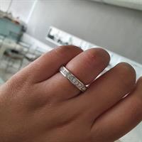 טבעת יהלומים מרובעים בזהב 14 קרט 2.2 קראט