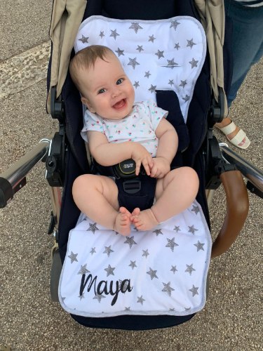 ריפודית דו צדדית איכותית- 100% כותנה עם שם התינוק - דגם אפור לבן כוכבים