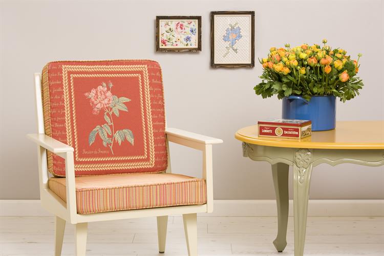 כורסאות ורד