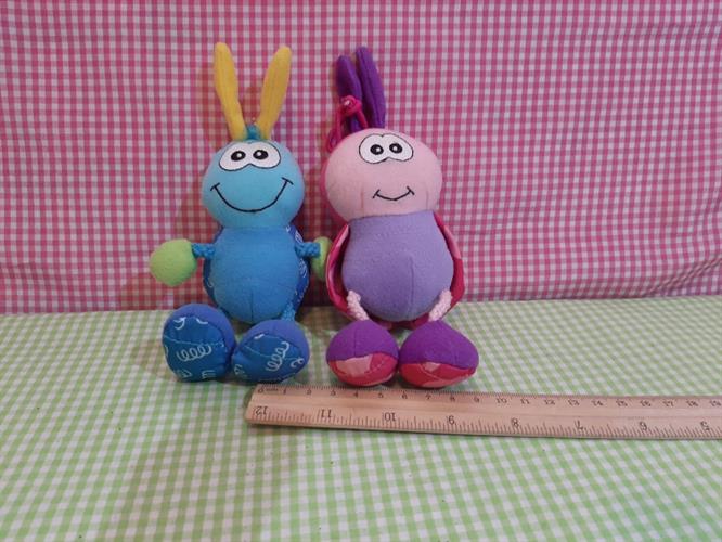 זוג רעשנים מתוקים בצורת חיפושיות