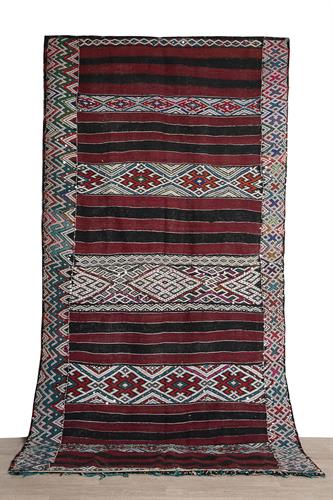 שטיח ברברי בורדו עם פיאטים