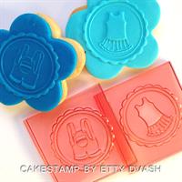 תבליט מכנס ילד