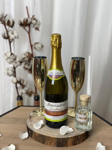 מגש עץ משולב יין וריחן