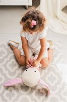 בובת התפתחות לתרגול רכיסת כפתור, מיכל לובשת מעיל