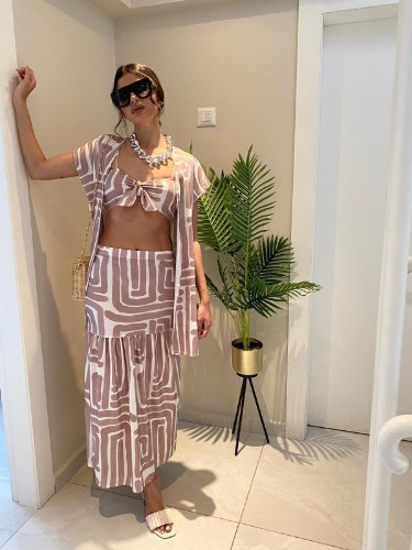 חליפת שלושה חלקים לבן ורוד NATALY SHEVULLY