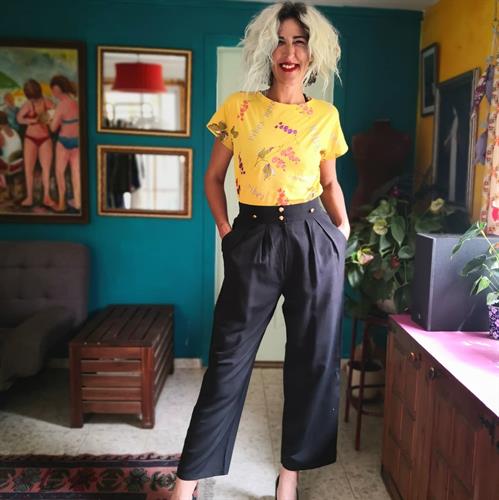 מכנס אלגנטי שחור עם כפתורים מוזהבים מידה M/L