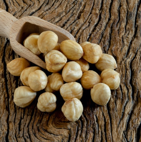 אגוזי לוז מולבנים במשקל - 1 קילו