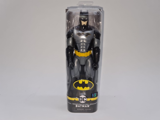 בובת באטמן אפורה