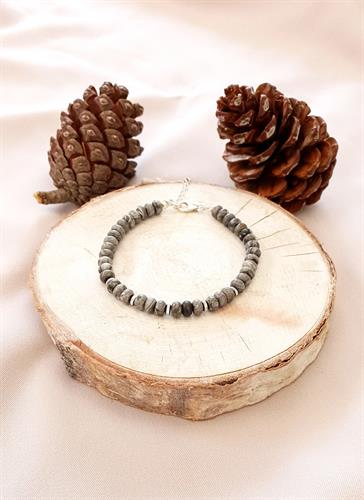 צמיד בגווני אפור לגבר