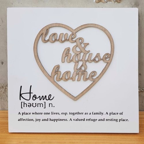 לב על עץ מרובע לבן לתליה