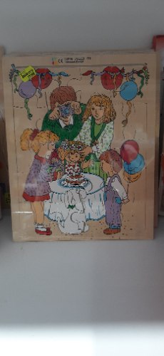 פאזל עץ משפחה חוגגת יומולדת