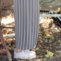 מכנסיים מדגם טרי מבד ויסקוזה עם דוגמה של פסים בצבע חום ושמנת - אחרונים במידה 15 בלבד