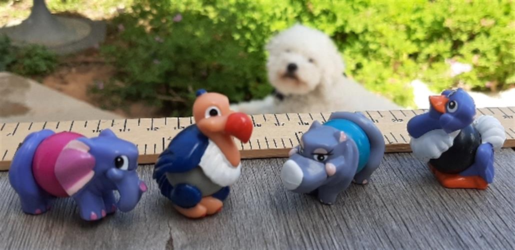 מיניאטורות של חיות ג'ונגל עם כדור במרכז הבטן שמאפשר הצבה בהעמדות שונות. מבית פררו 1993, המחיר לארבעתם