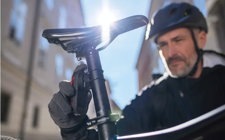 ראדר ותאורה חכמה לאופניים גרמין Garmin Varia RTL515