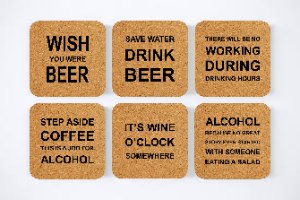 6 תחתיות מרובעות שונות על אלכוהול