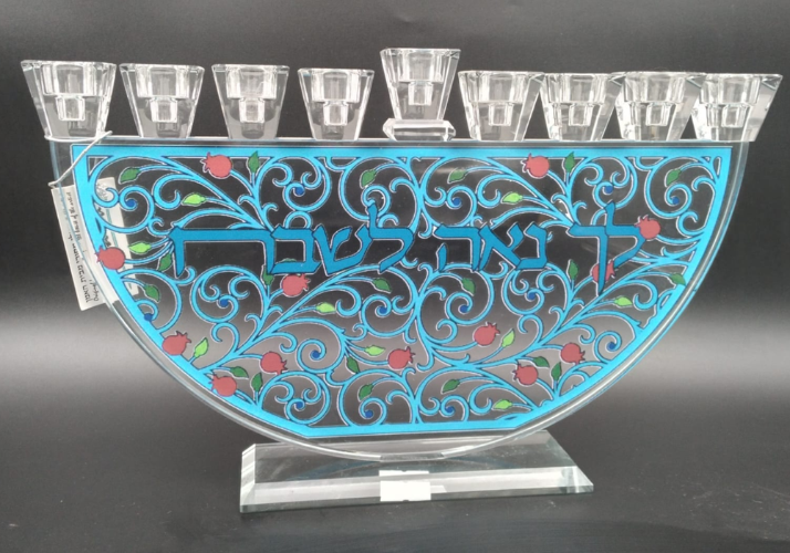 חנוכיית קריסטל מעוצבת לך נאה לשבח