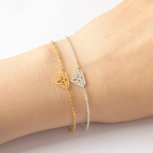 צמיד עם תליון בצורת יהלום