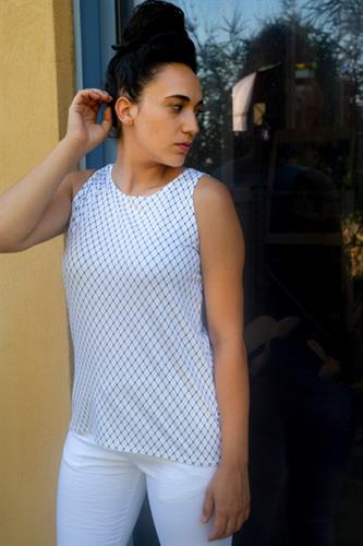 גופיה קלאסית כתף רחבה