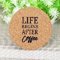 6 תחתיות עגולות שונות על קפה