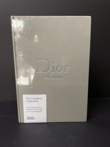 ספר נוי Dior