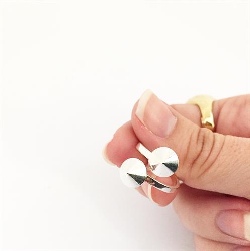 טבעת ניטים כסף מבריק