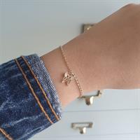 צמיד זהב עם צ'ארם פרפר זרקונים נופל