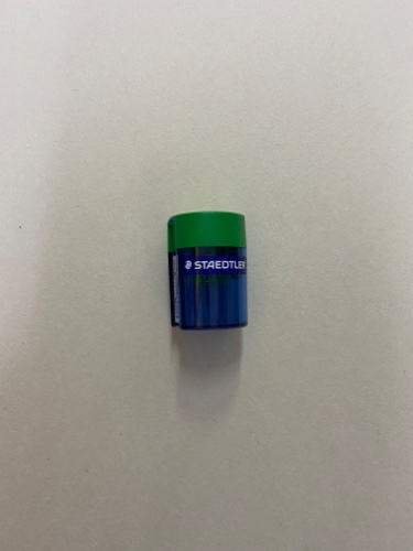 מחדד בקופסא סטדלר