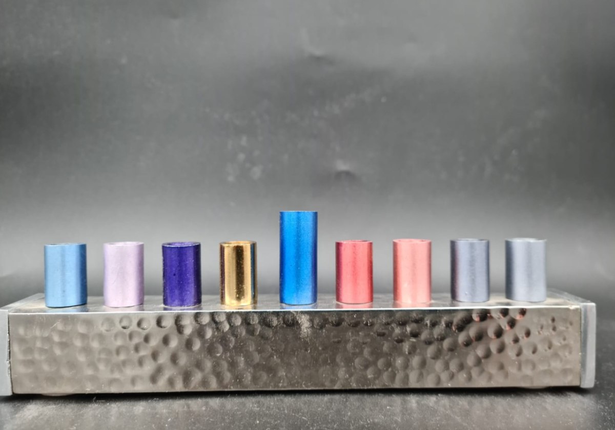 חנוכייה דגם "קשת צבעונית מלבנית"