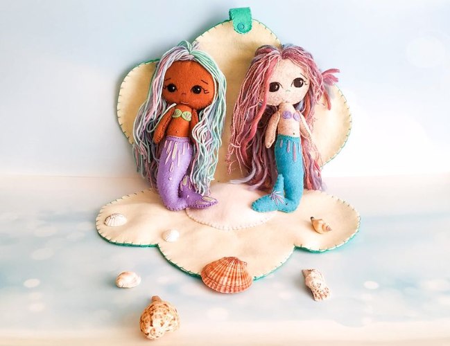 שתי בובות בת ים בערכה