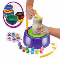 מפסלת חימר לילדים - אומנות ויצירה