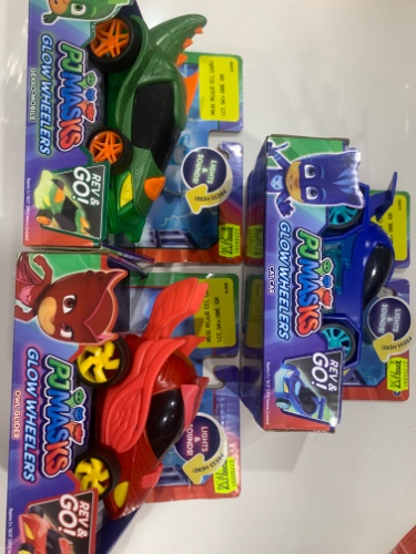 מגוון רכבי משוך וסע עם צלילים ואורות