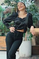 קרופ מייגן כיווצים סאטן