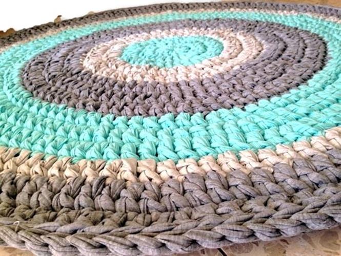 שטיח סרוג לחדר הילדים בגוונים של אפור וטורקיז דגם אלדד