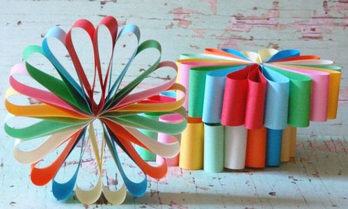 מבחר רצועות צבעוניות להכנת שרשרת לסוכה