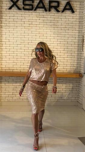 חולצת פאייט שרוול קצר