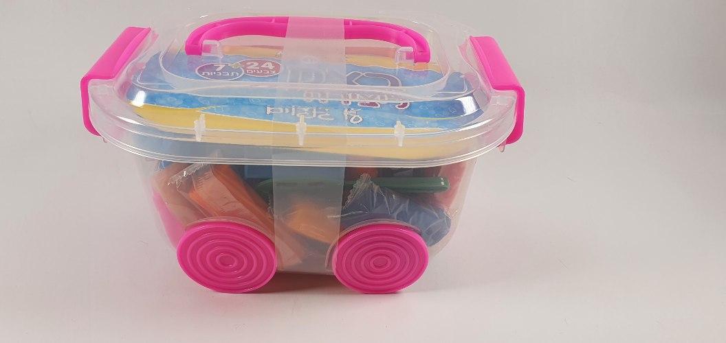 בצק בארגז גלגלים - 24 צבעים + 7 תבניות