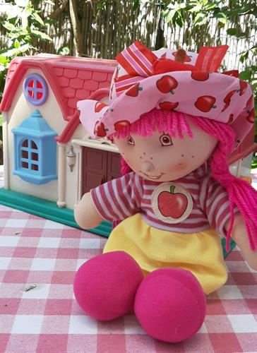 בובה רכה של תפוחית מהסדרה תותית