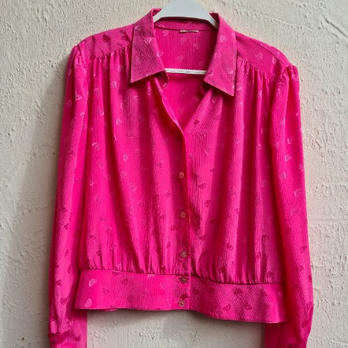 חולצה ורודה עם לבבות שקופים M/L