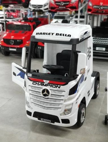 משאית מרצדס 24V עם רישיונות