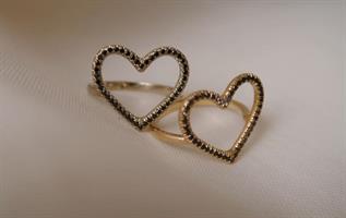 טבעת לב יהלומים שחורים זהב 14K