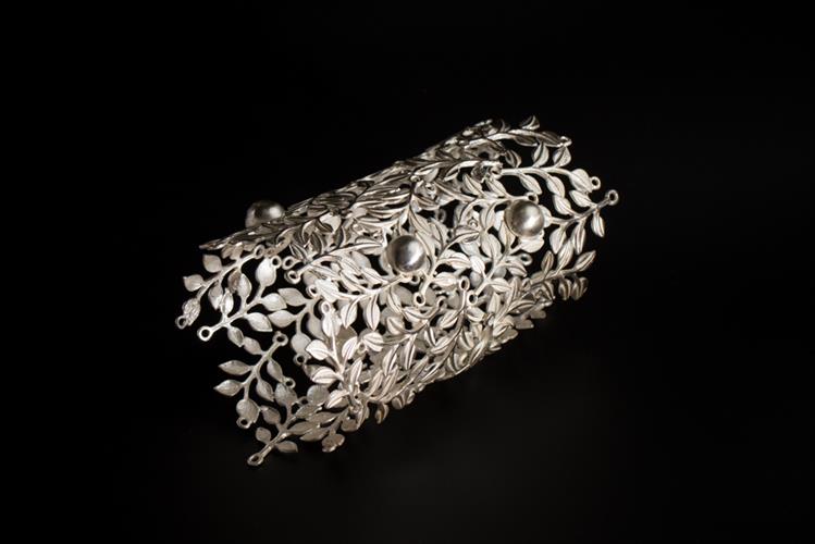 צמיד אין סוף סדרת עלים