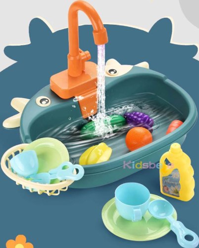 מטבח לילדים עם מים זורמים