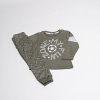 פיג'מת אינטרלוק כדורגל ירוק זית בנים