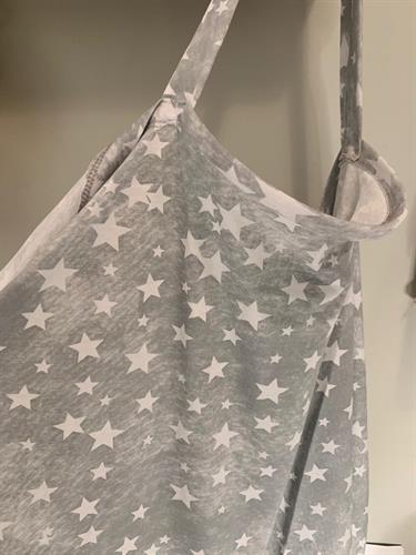 סינר הנקה פטנט - גם סינר הנקה וגם נשכן. 100%  כותנה אורגנית- Stars