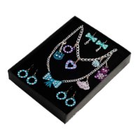 תכשיטים מנצנצים