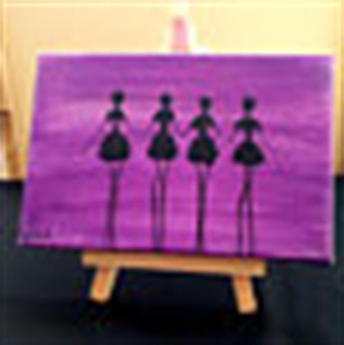 רקדניות בסגול