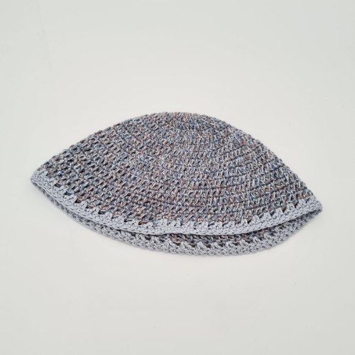 כיפה מיוחדת סרוגה בעבודת יד - בגווני אפור