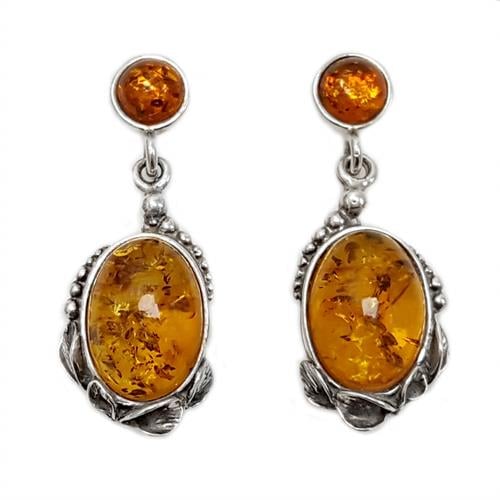 עגילי כסף מעוצבים בשילוב ענבר בלטי אמיתי  צבע קוניאק A8599